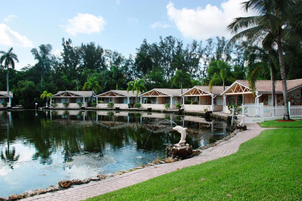 Rock Lake Not Open Due To Hurricane Damages Hotel Форт Майерс Екстериор снимка